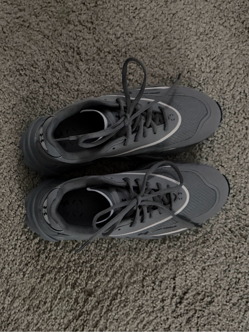 Women’s Under Armour Gray Lace-Up Running Shoes size 9